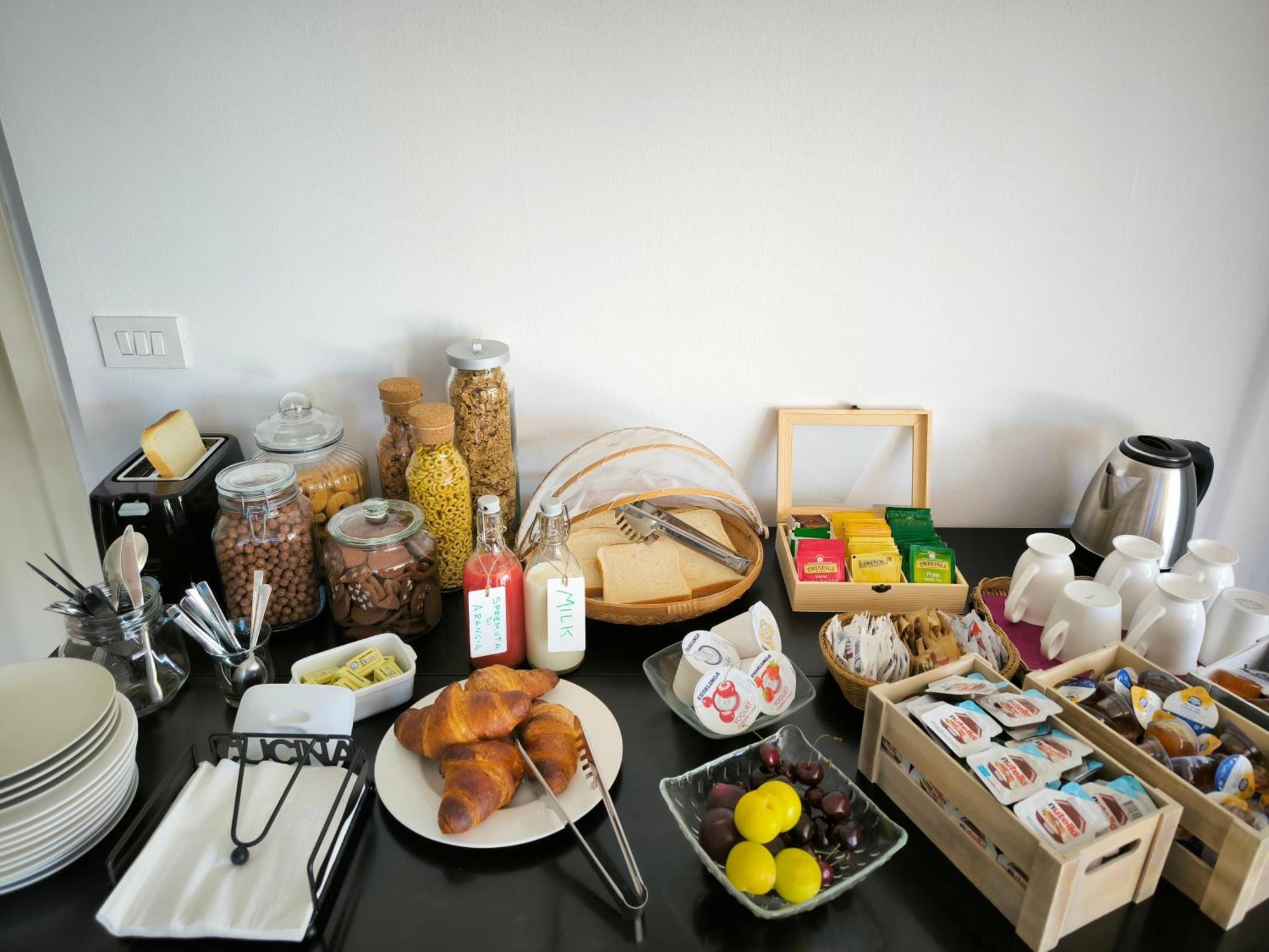 Versilia - Pietrasanta - Le Colmate Guesthouse Tonfano Luaran gambar